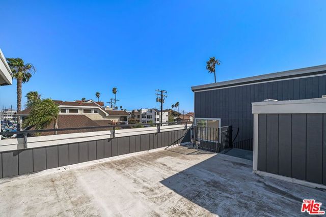 6821 E Ocean Boulevard, Long Beach, CA 90803