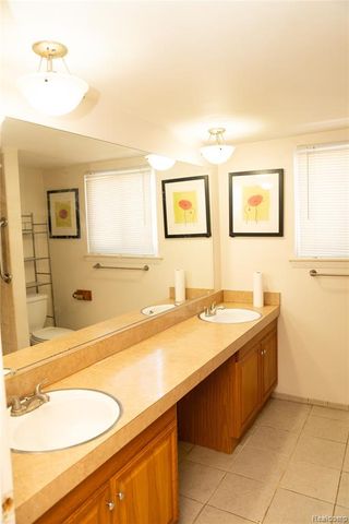 32851 Rugby Drive, Warren, MI 48088