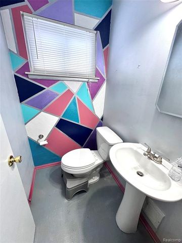 32851 Rugby Drive, Warren, MI 48088