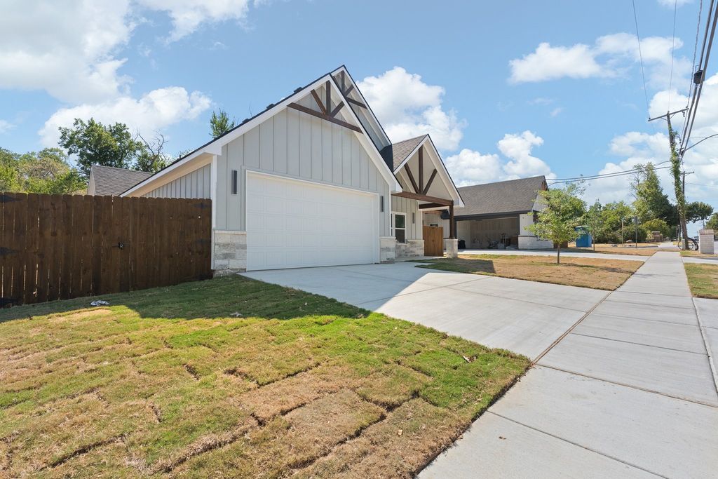 809 Tierney Road, Fort Worth, TX 76112 — photo 3