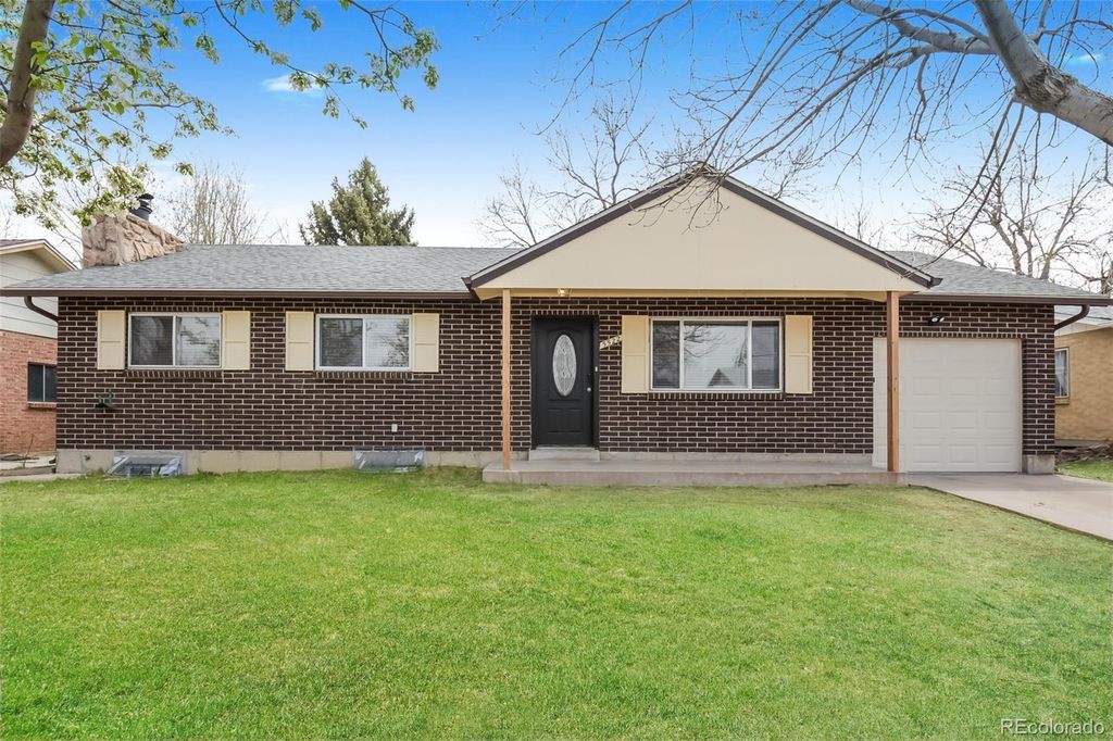 5522 Carson Street, Denver, CO 80239