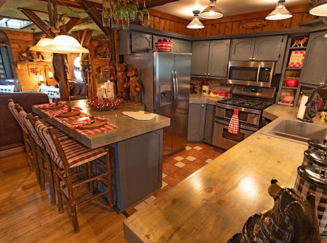 5912 English Avenue NE, Comstock Park, MI 49321