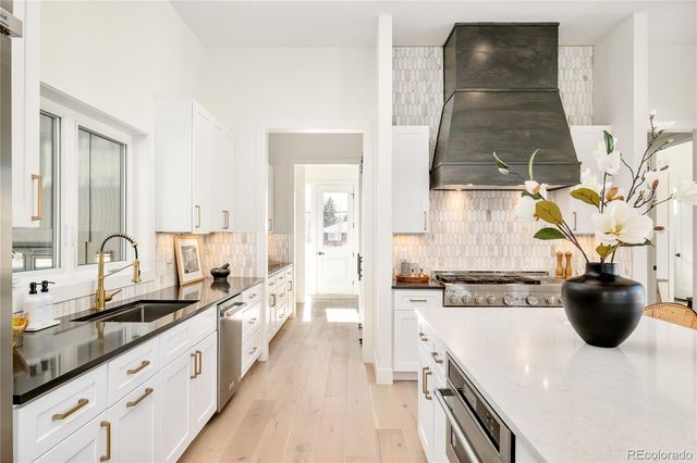 8230 W Tennessee Court, Lakewood, CO 80226