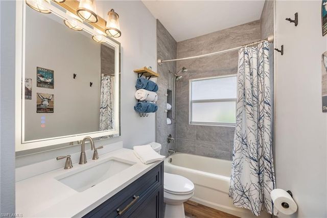 219 Glen Eagle CIR, Naples, FL 34104