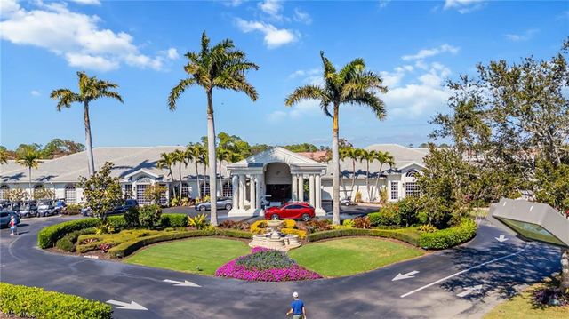 219 Glen Eagle CIR, Naples, FL 34104