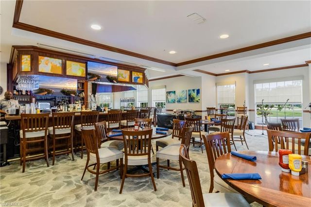 219 Glen Eagle CIR, Naples, FL 34104