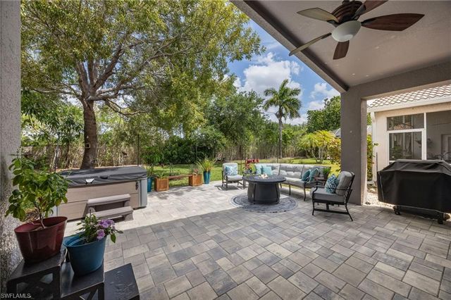 219 Glen Eagle CIR, Naples, FL 34104