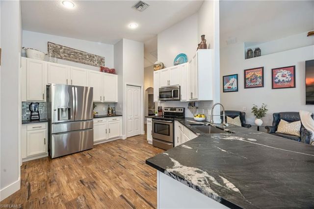 219 Glen Eagle CIR, Naples, FL 34104