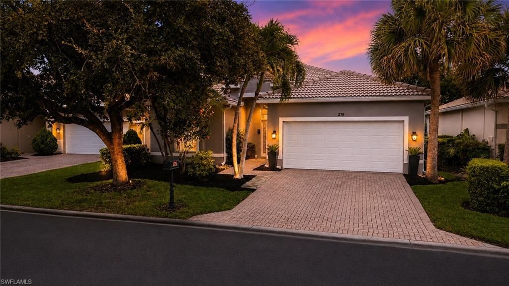219 Glen Eagle CIR, Naples, FL 34104