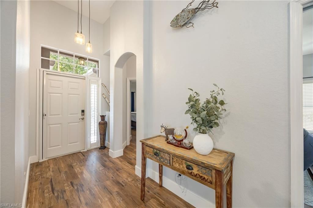 219 Glen Eagle CIR, NAPLES, FL 34104 — photo 2