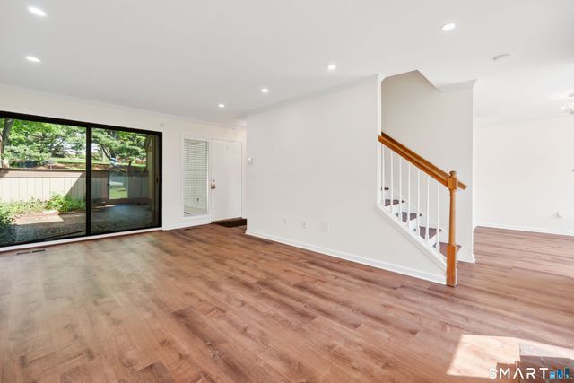 85 Viscount Drive 2F, Milford, CT 06460