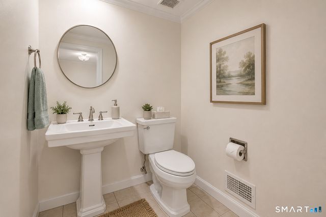 85 Viscount Drive 2F, Milford, CT 06460