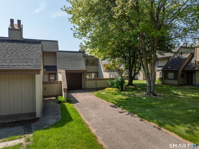 85 Viscount Drive 2F, Milford, CT 06460