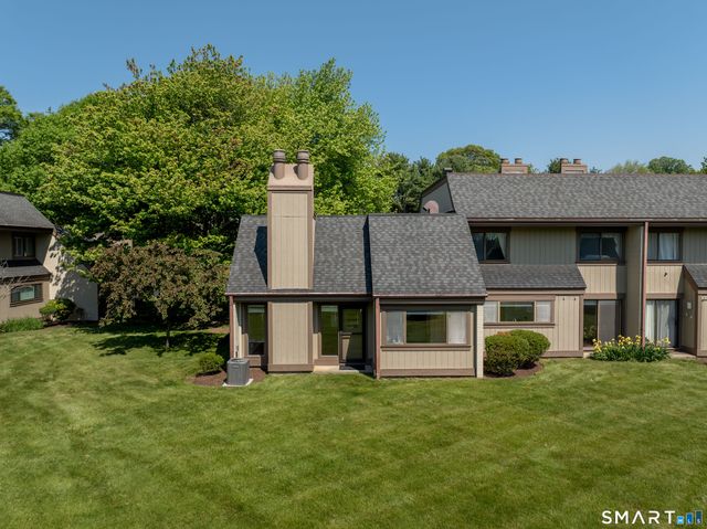 85 Viscount Drive 2F, Milford, CT 06460