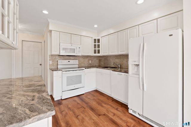 85 Viscount Drive 2F, Milford, CT 06460