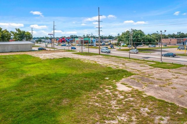 2801 Gerstner Memorial Drive, Lake Charles, LA 70601