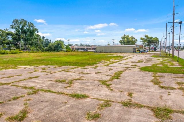 2801 Gerstner Memorial Drive, Lake Charles, LA 70601