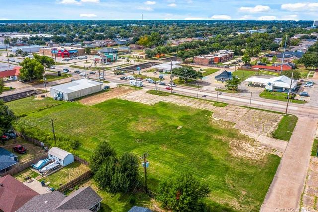 2801 Gerstner Memorial Drive, Lake Charles, LA 70601