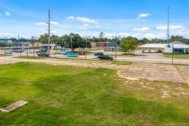 2801 Gerstner Memorial Drive, Lake Charles, LA 70601
