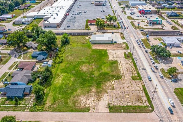 2801 Gerstner Memorial Drive, Lake Charles, LA 70601