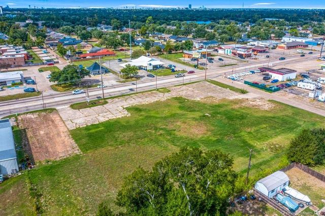 2801 Gerstner Memorial Drive, Lake Charles, LA 70601