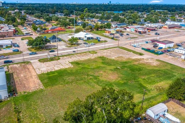 2801 Gerstner Memorial Drive, Lake Charles, LA 70601