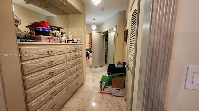 7945 Sunset Dr, Miami, FL 33143