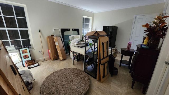 7945 Sunset Dr, Miami, FL 33143