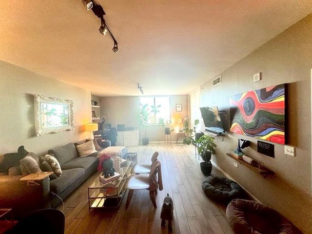 999 SW 1st Avenue 3313, Miami, FL 33130