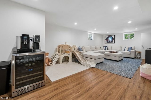 41 Milton Ave, Summit City, NJ 07901