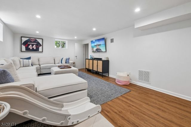 41 Milton Ave, Summit City, NJ 07901
