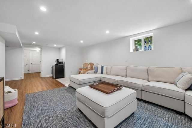 41 Milton Ave, Summit City, NJ 07901