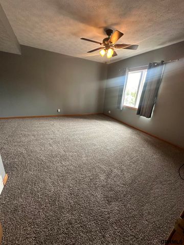 7465 County Road 5, Arlington, NE 68002