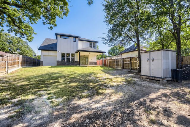 7305 Charbonneau Road, Lake Worth, TX 76135