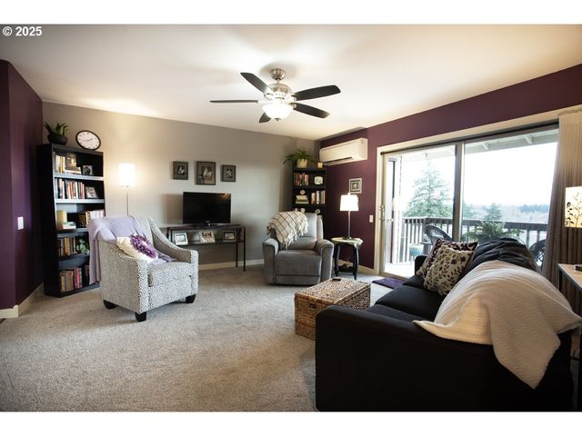 12160 Sw ROYAL Ct B, King City, OR 97224