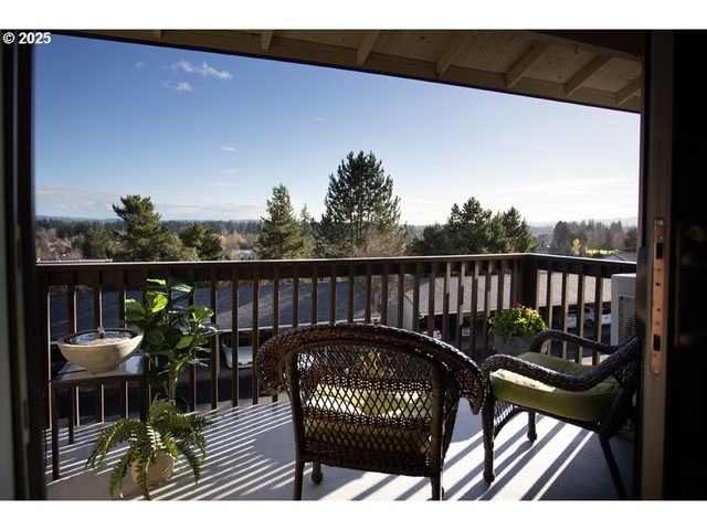 12160 Sw ROYAL Ct B, King City, OR 97224