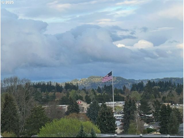 12160 Sw ROYAL Ct B, King City, OR 97224