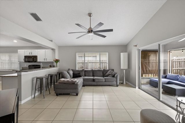 8503 BELLA WAY, Tampa, FL 33635