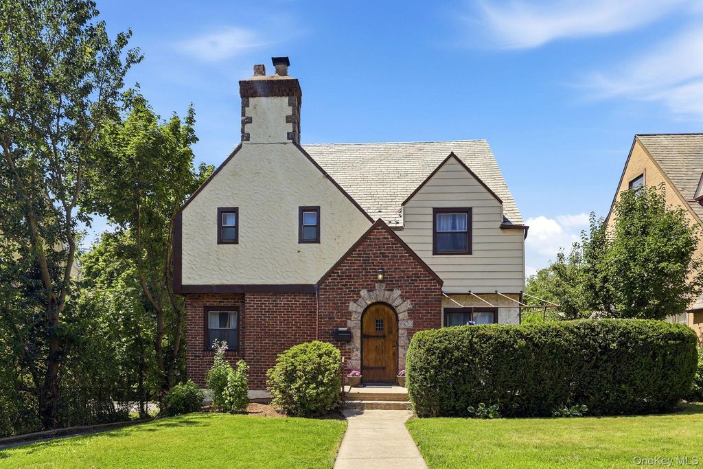 873 James Street, Pelham, NY 10803 — exterior