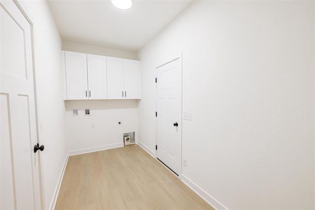 3821 N Woodbury Lane, Janesville, WI 53545