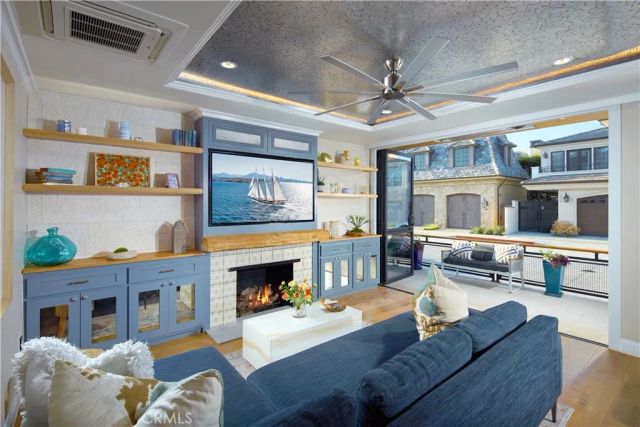 1311 W Bay Avenue, Newport Beach, CA 92661