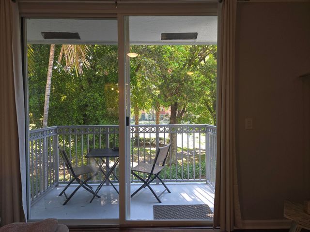 2024 Alta Meadows Lane 808, Delray Beach, FL 33444