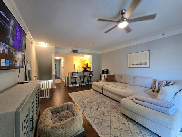 2024 Alta Meadows Lane 808, Delray Beach, FL 33444