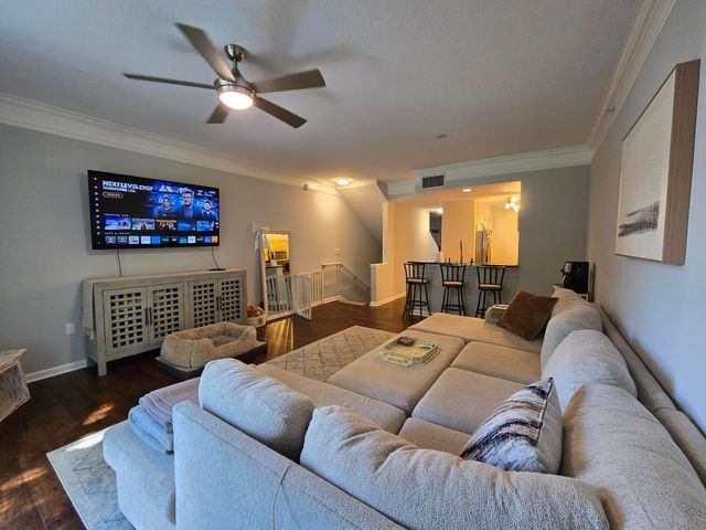 2024 Alta Meadows Lane 808, Delray Beach, FL 33444