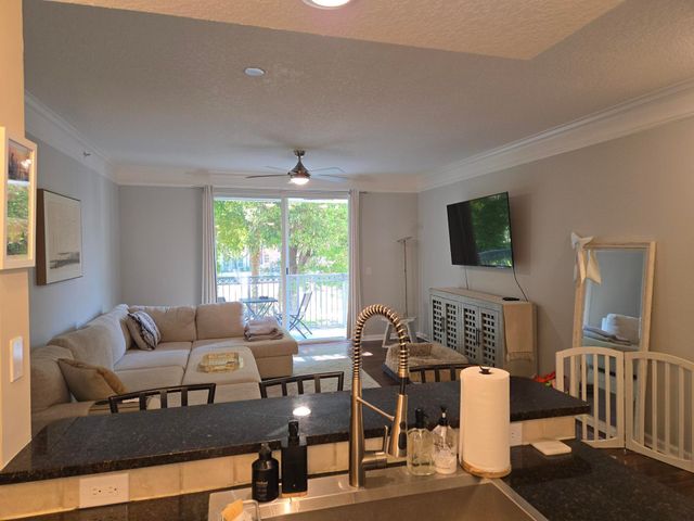 2024 Alta Meadows Lane 808, Delray Beach, FL 33444