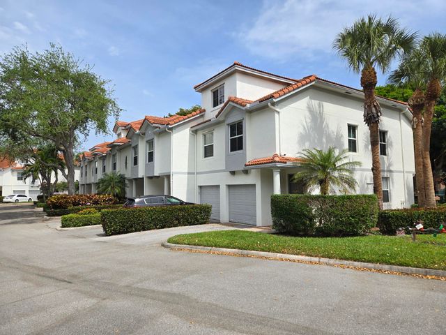 2024 Alta Meadows Lane 808, Delray Beach, FL 33444