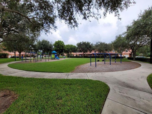 2024 Alta Meadows Lane 808, Delray Beach, FL 33444