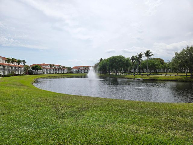 2024 Alta Meadows Lane 808, Delray Beach, FL 33444