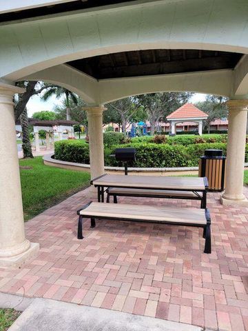 2024 Alta Meadows Lane 808, Delray Beach, FL 33444