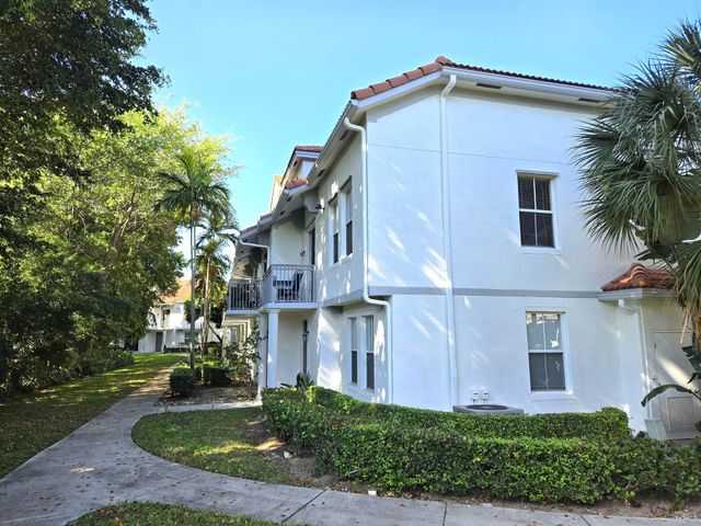 2024 Alta Meadows Lane 808, Delray Beach, FL 33444